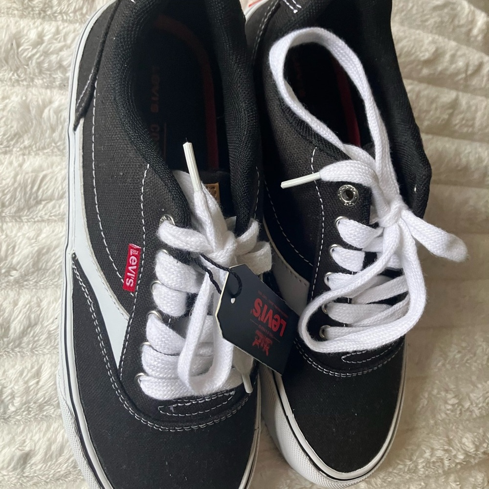 Levi's Black and White Low-Top Canvas Sneakers size 8